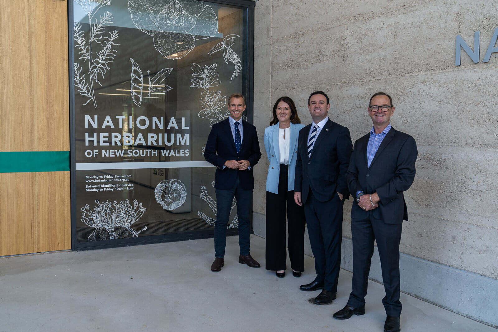 Minister of infrastructure standing outside of National Herbarium of NSW