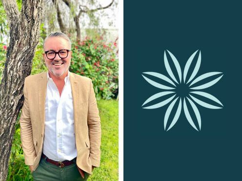 (Left) Simon Duffy stands outside in front of a tree (Right) Botanic Gardens of Sydney logo