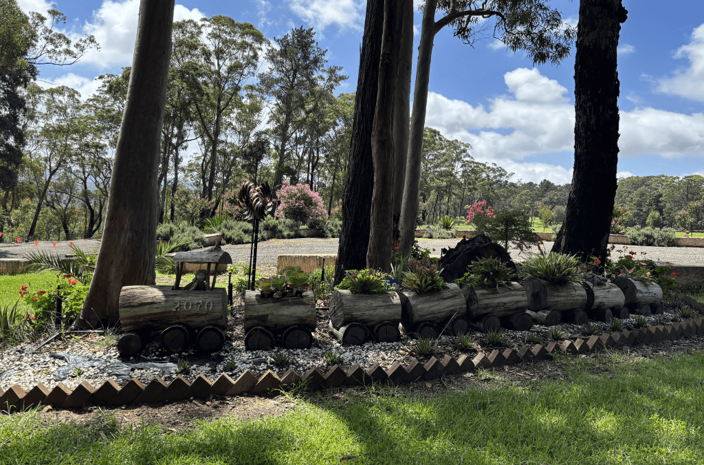 Mountain Bells Cafe is a nice stop on the way to Blue Mountains Botanic Garden Mount Tomah.