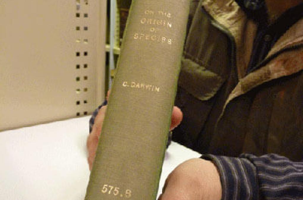 Darvin Origin of Species book