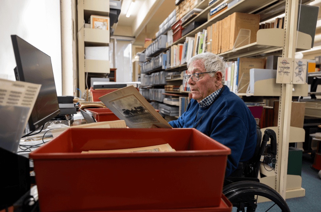 Evelyn Shervington has been volunteering in the Royal Botanic Garden Sydney library for over 20 years.
