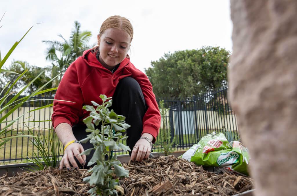 stories-student-planting-community-greening-1024x676.jpg
