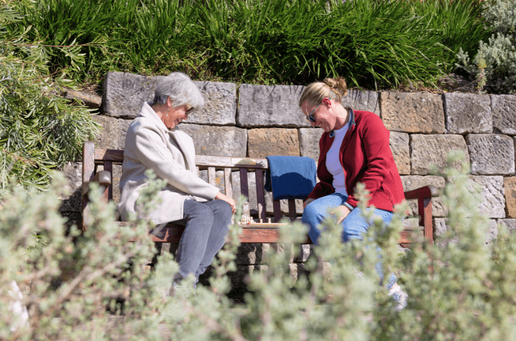 web-friends-playing-chess-at-australian-rockery-1024x676.png