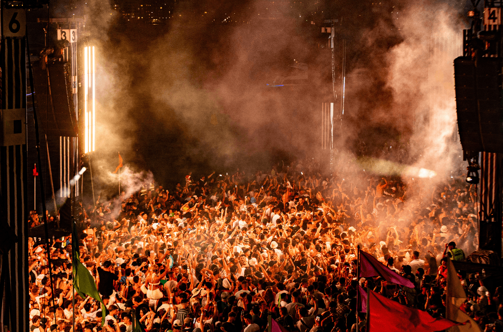 events-harbourlife-crowd-1024x676.png